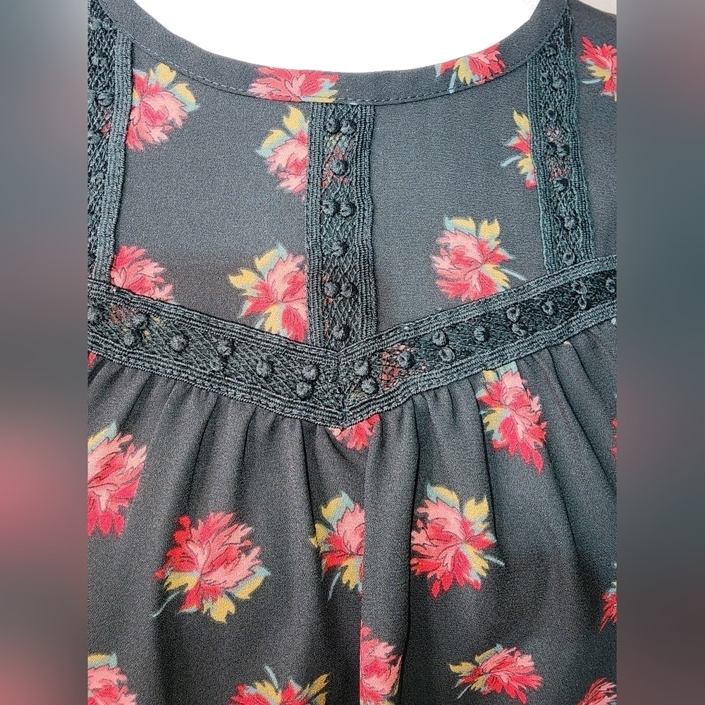 Ladies Loft Medium Petite Blouse - Picture 4 of 6